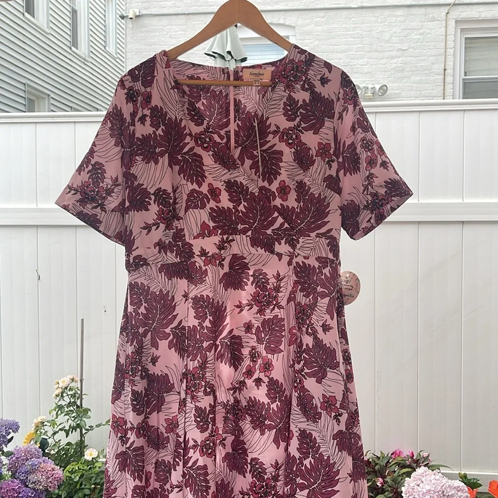 Timeless London - Riley Dress Size 18 - Picture 4 of 16